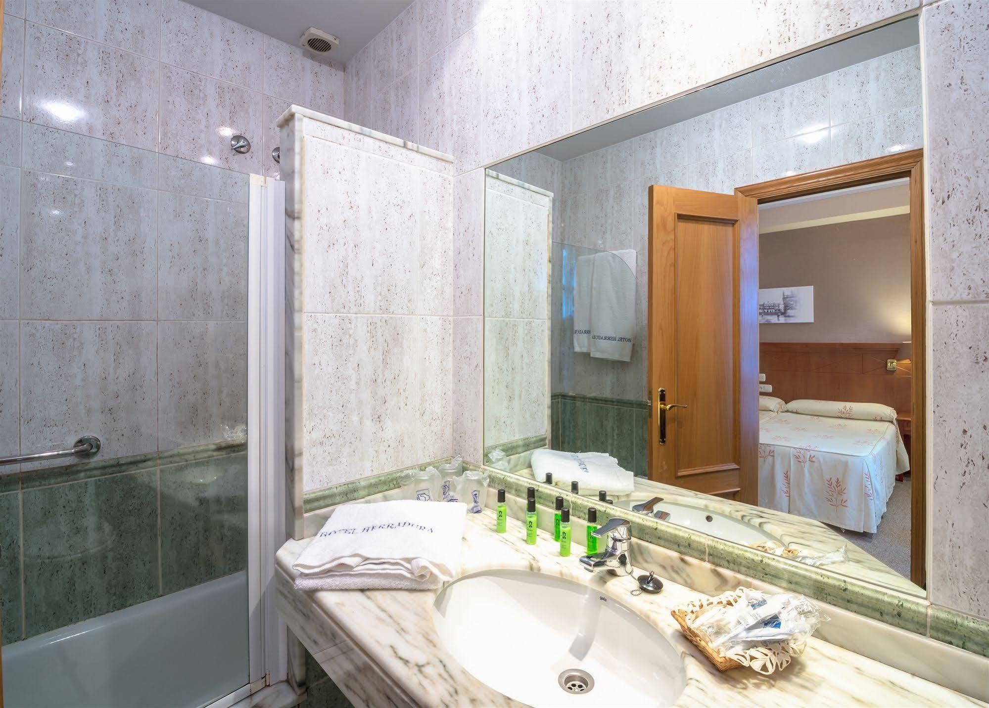 Hotel Herradura Santiago de Compostela Luaran gambar